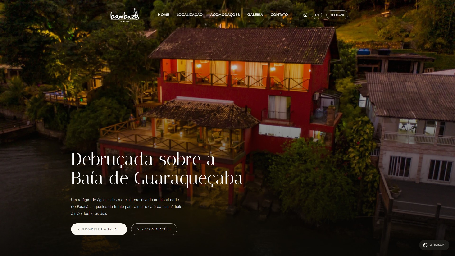 Pousada Bambuza - captura da página inicial do site criado por Rafael Pereira, casa erguida sobre a Baía de Guaraqueçaba
